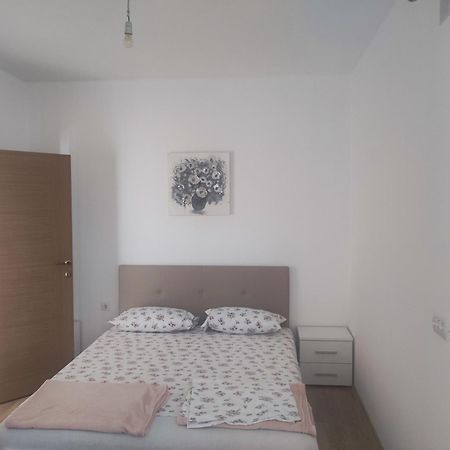 Tahiri Bellevue Apartments อุลซิน ภายนอก รูปภาพ