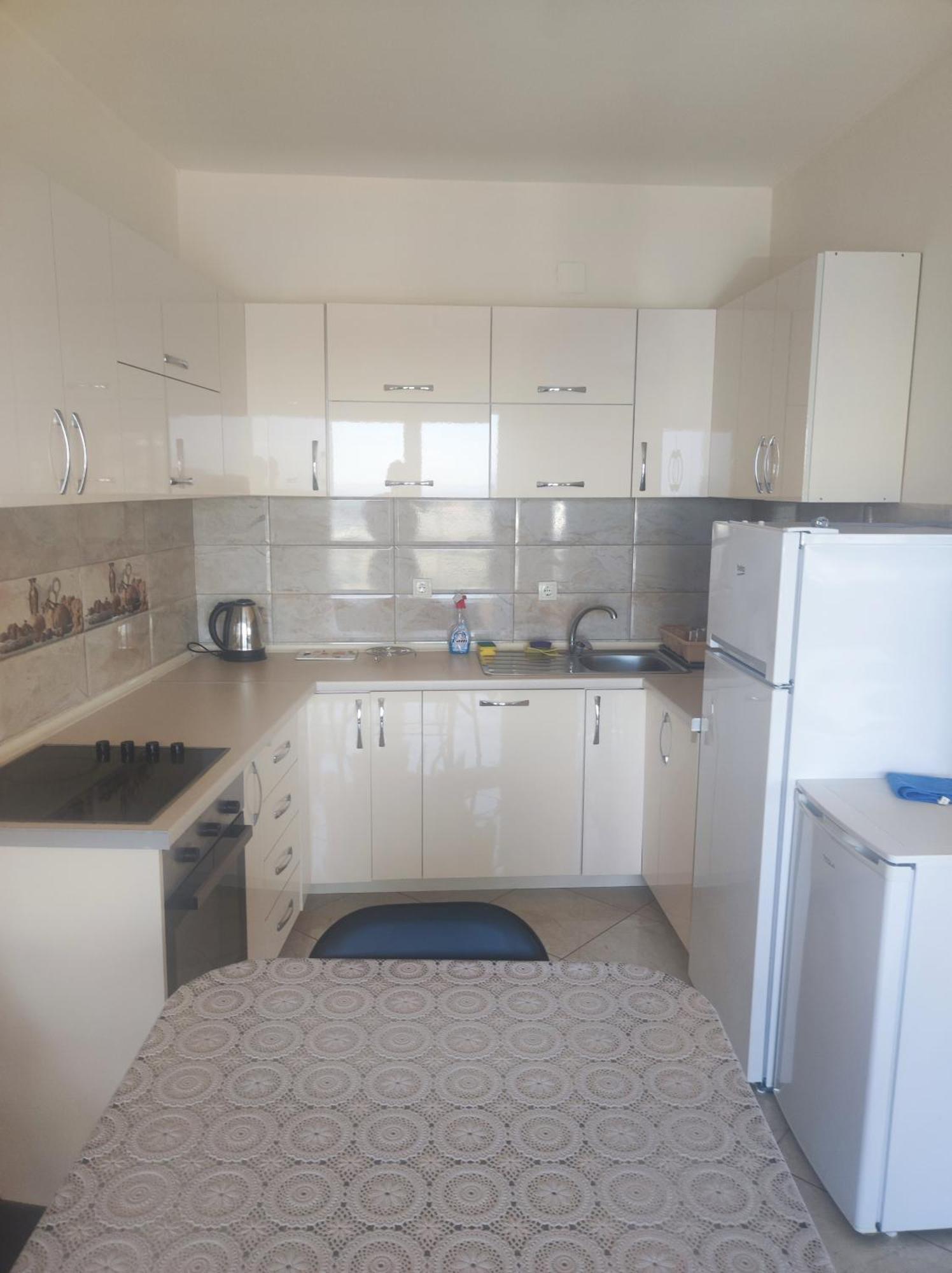 Tahiri Bellevue Apartments อุลซิน ภายนอก รูปภาพ