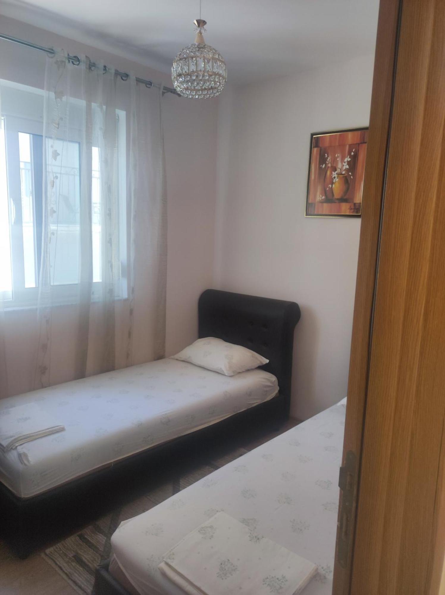 Tahiri Bellevue Apartments อุลซิน ภายนอก รูปภาพ