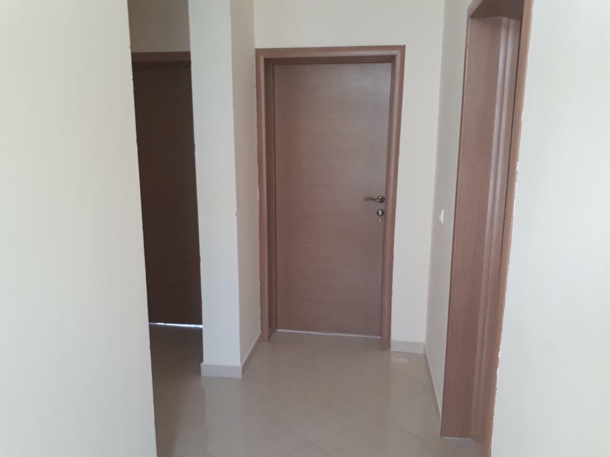 Tahiri Bellevue Apartments อุลซิน ภายนอก รูปภาพ